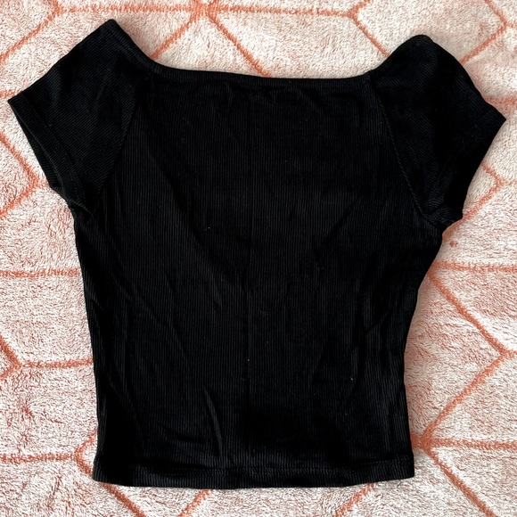 Black ribbed high neck low back cap sleeve cropped top - Picture 1 of 4